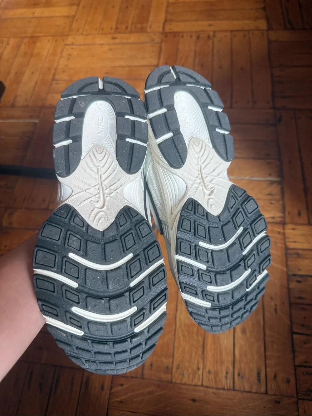 Nike White & Silver Sneakers Size 7- worn one time
